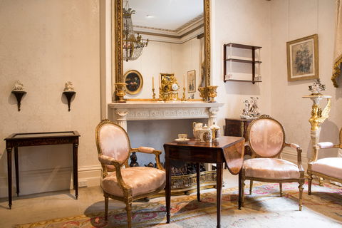 The Johnston Collection - New South Wales Tourism  1