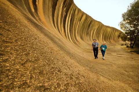 Wave Rock - New South Wales Tourism  0