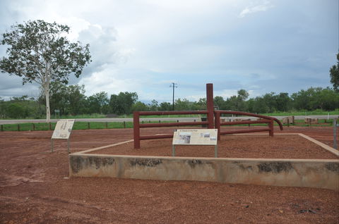 Durack Memorial - New South Wales Tourism  0