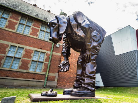 Maitland Regional Art Gallery - New South Wales Tourism  1