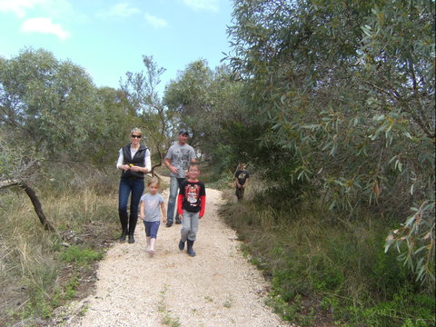 Meningie Lions Walking Trail - New South Wales Tourism  0