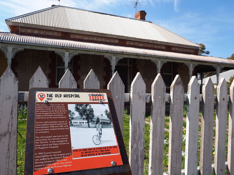 Tailem Bend Historic Rail Trail - New South Wales Tourism  2
