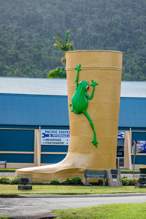 Tully Golden Gumboot - New South Wales Tourism  0