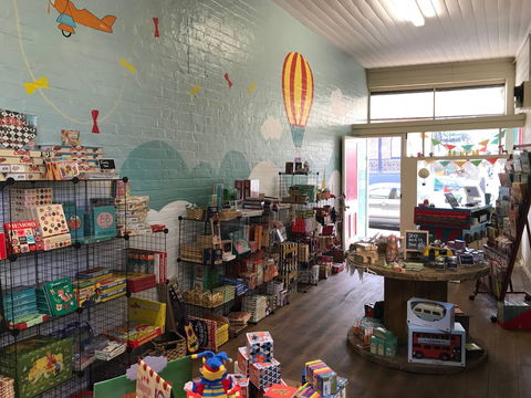 Vintage Toy Box - New South Wales Tourism  0