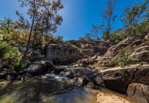 Crows Nest Falls - New South Wales Tourism  0