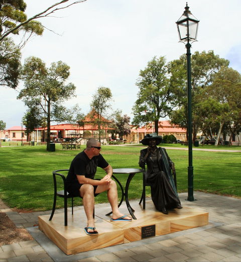 Gladstone Square - New South Wales Tourism  1