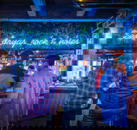 Holey Moley Bayside - New South Wales Tourism 