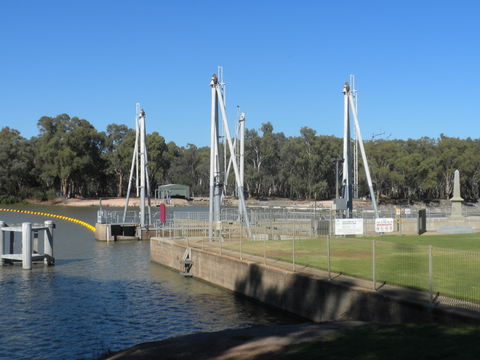 Lock 10 And Weir - New South Wales Tourism  0