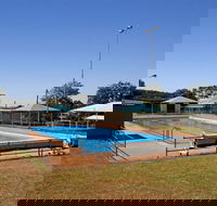 Manildra Swimming Pool - New South Wales Tourism 