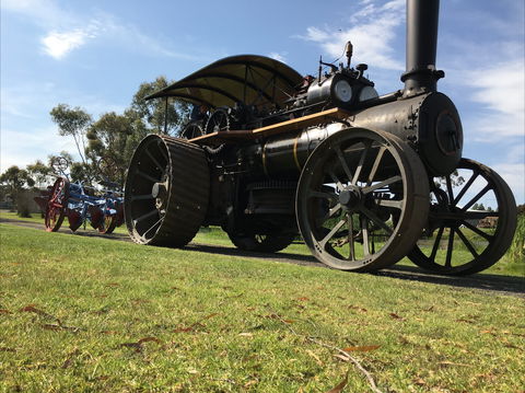 Melbourne Steam Traction Engine Club - New South Wales Tourism  0