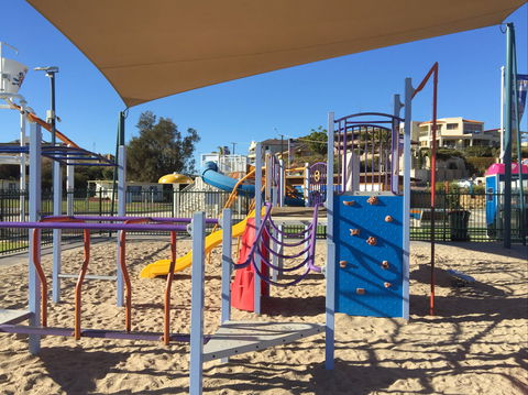 Moonta Bay Playground - New South Wales Tourism  0