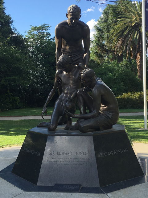 Weary Dunlop Memorial - New South Wales Tourism  0
