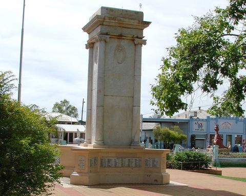 Charleville War Memorial - New South Wales Tourism  0