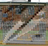 Soldier Statue Memorial Chinchilla - New South Wales Tourism 