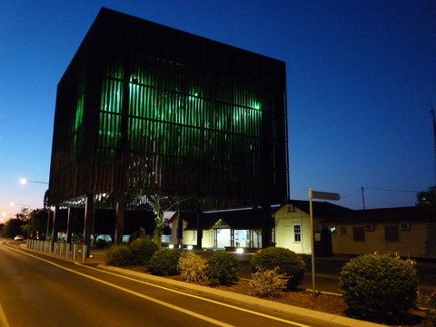 Tree Of Knowledge Memorial - New South Wales Tourism  0