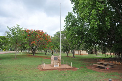 Mataranka War Memorial - New South Wales Tourism  0