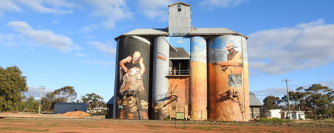 Riverina Outdoor Art Trail - New South Wales Tourism  0