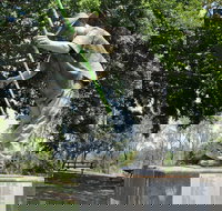 Cane Cutter Memorial - New South Wales Tourism 