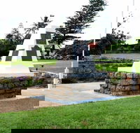 Dunwich War Memorial - New South Wales Tourism 