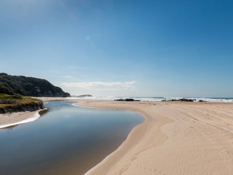 Kylies Beach - New South Wales Tourism  0