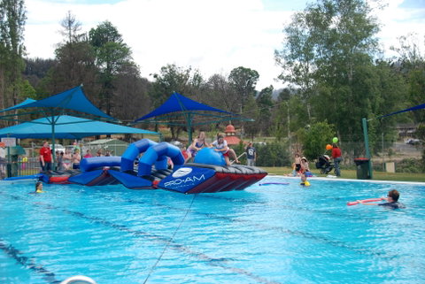 Marysville Outdoor Swimming Pool - New South Wales Tourism  1