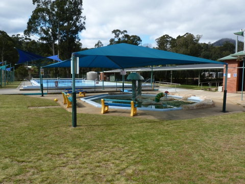 Marysville Outdoor Swimming Pool - New South Wales Tourism  2