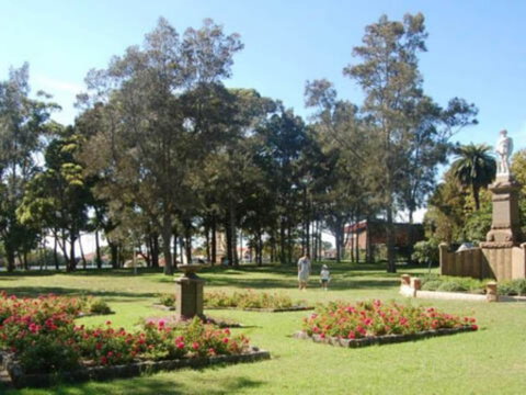 Memorial Gardens Bondi - New South Wales Tourism  0
