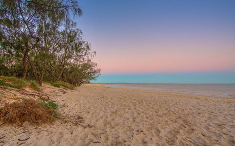 Red Beach - New South Wales Tourism  2