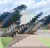 Warwick War Memorial and Gates - New South Wales Tourism 