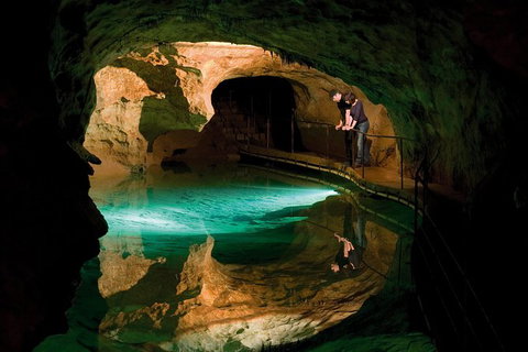 Jenolan Caves: Extended Orient Cave Tour - New South Wales Tourism  1