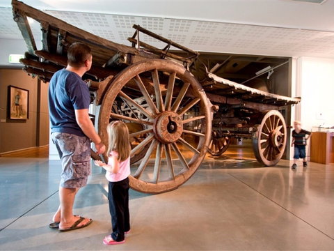 Western Plains Cultural Centre - New South Wales Tourism  1