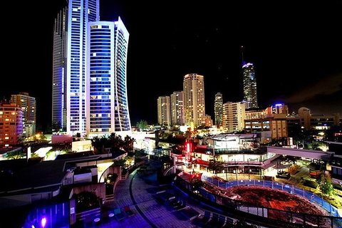 Gold Coast Airport Transfers : Airport OOL To Gold Coast City In Luxury Car - New South Wales Tourism  1