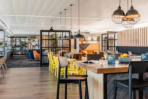 Brisbane Airport - My Lounge - New South Wales Tourism  0