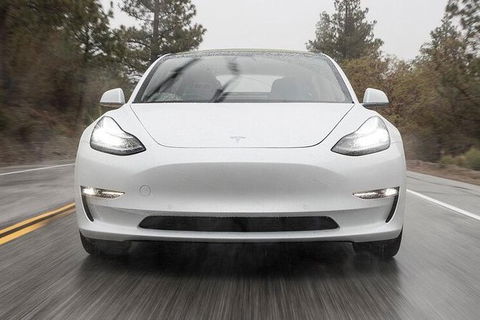 Adelaide Airport Arrival Transfer OR Tour In A Tesla Model3 EV - New South Wales Tourism  4