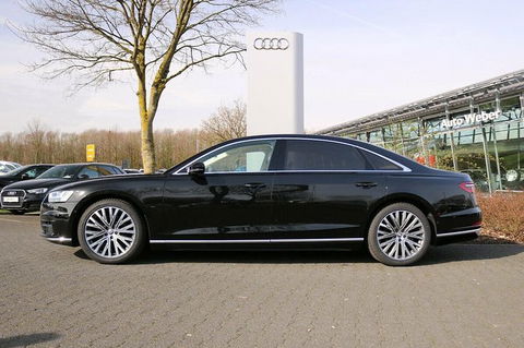 Audi A8 Chauffeur Car Melbourne Airport To CBD - New South Wales Tourism  0