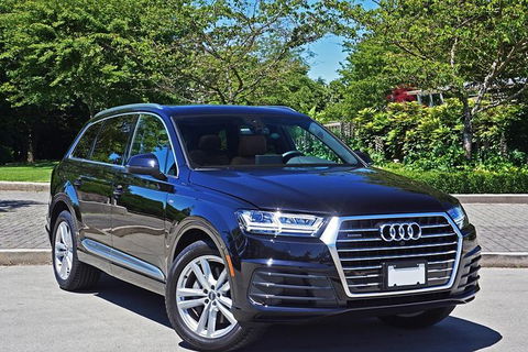 Audi Q7 SUV Melbourne Airport To CBD - New South Wales Tourism  0