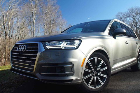 Audi Q7 SUV Melbourne Airport To CBD - New South Wales Tourism  2