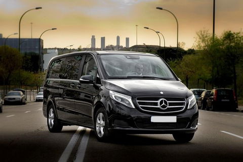 Arrival Private Transfer Melbourne Airport MEL To Melbourne City By Luxury Van - New South Wales Tourism  0