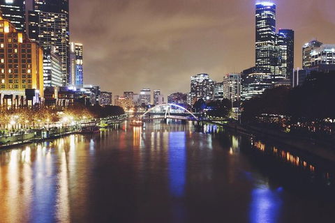 Melbourne Airport Transfers: Melbourne To Melbourne Airport MEL In Luxury Car - New South Wales Tourism  7