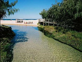Australia Fraser Island Escape - New South Wales Tourism  0
