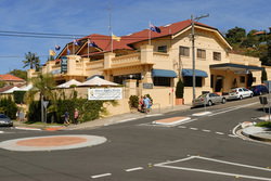 Harbord Beach Hotel - New South Wales Tourism  0