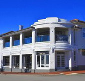 Cottesloe Beach Hotel - New South Wales Tourism 