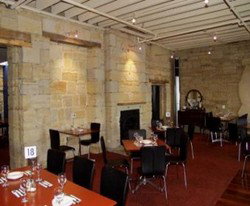 Customs House Waterfront Hotel - New South Wales Tourism  1