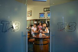 Gilhooleys Irish Bar & Restaurant - Strathpine - New South Wales Tourism  3