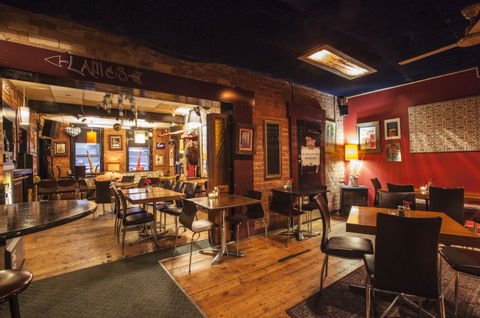 The Fox Hotel - New South Wales Tourism  3
