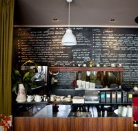 A Bite to Eat a Drink as Well - New South Wales Tourism 