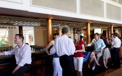 Cairns International Lobby Bar - New South Wales Tourism  0