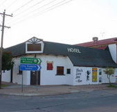 Black Lion Inn Hotel - New South Wales Tourism 
