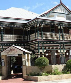 Julios - New South Wales Tourism  0
