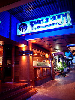 Rattle N Hum Cairns - New South Wales Tourism  2